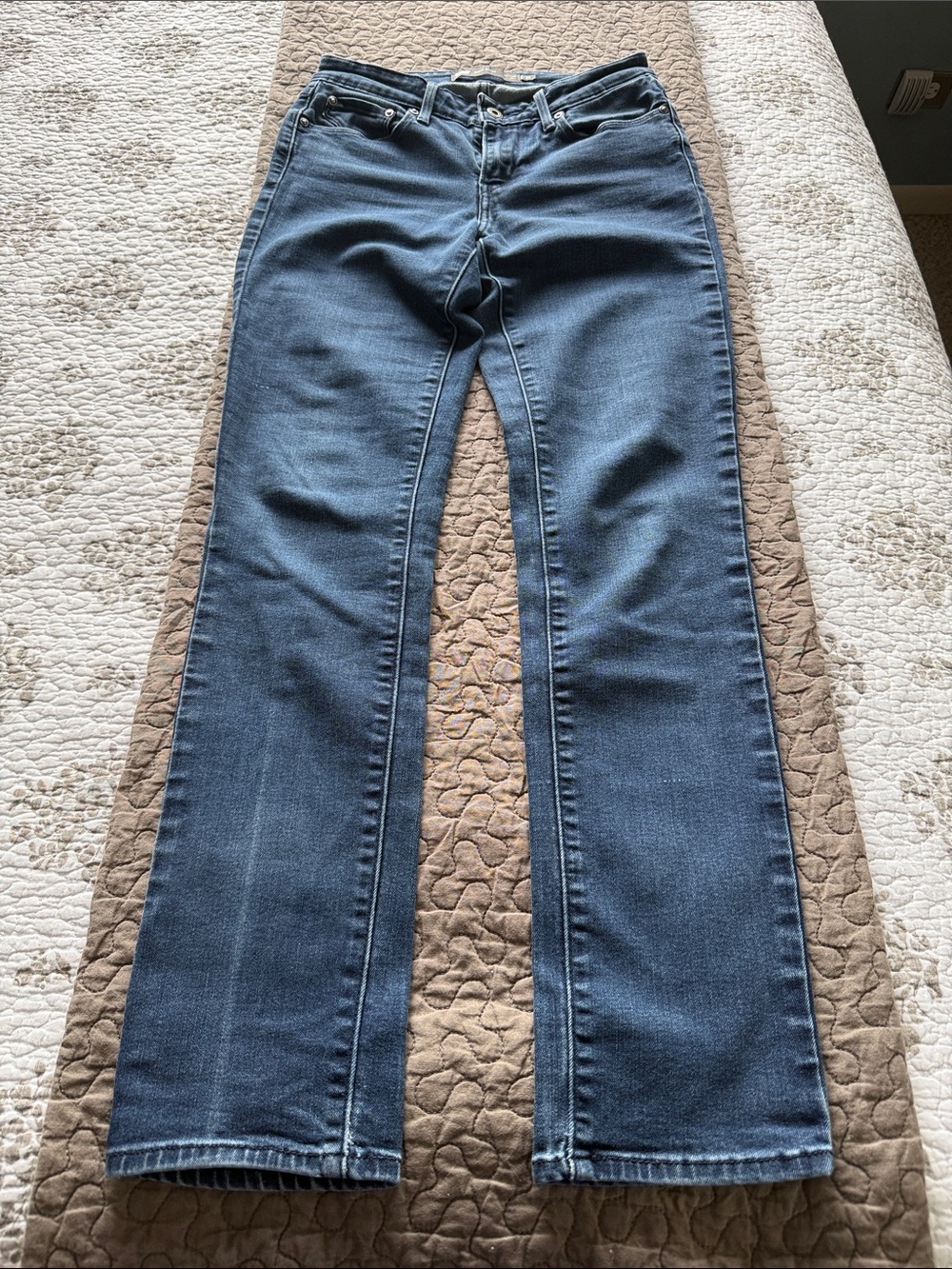 Levi's Women's Medium Mid Rise Slim Jeans
